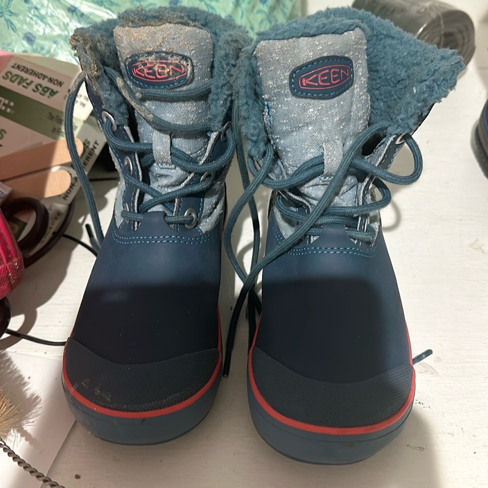 Keen boots unisex size 1